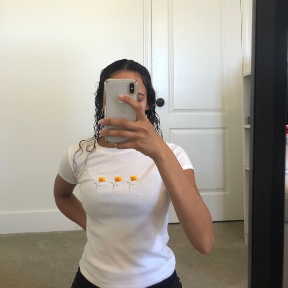 Brandy Melville yellow poppy shirt - Picture 3 of 3